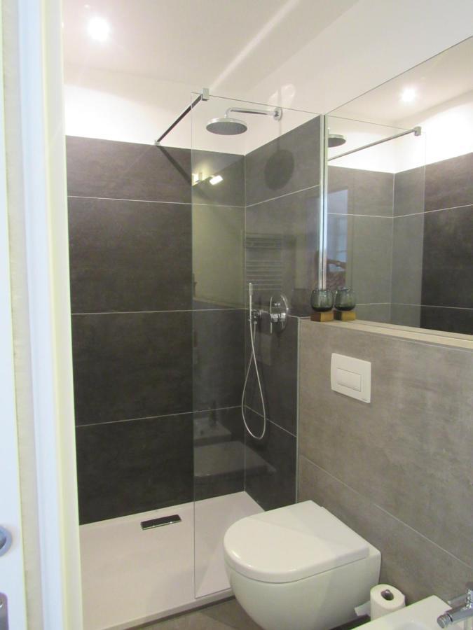 Make A Wish - Near The Center With Private Parking Apartment Como Exterior photo